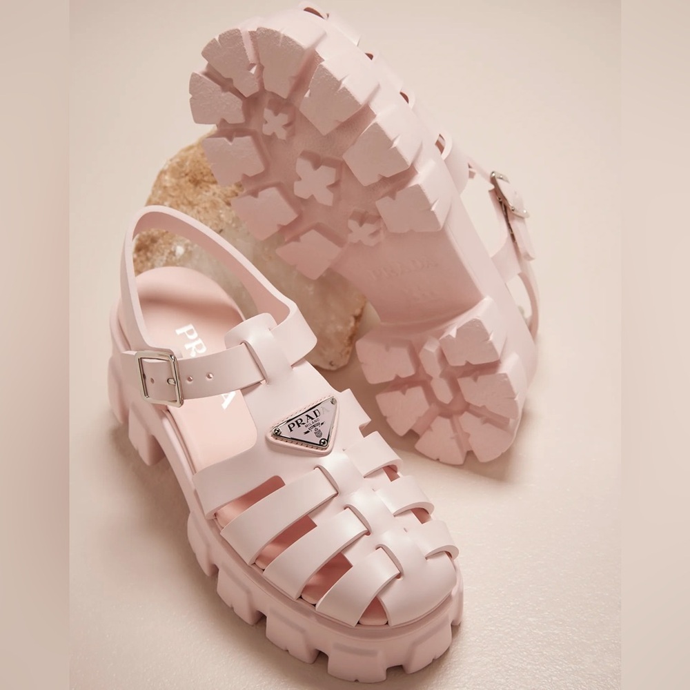 PRADA
Rubber Logo Chunky-Sole Fisherman Sandals
Gently used